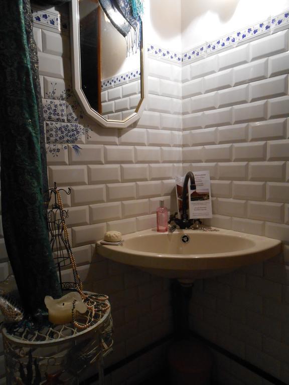 La Mezzanine Hotel Amfroipret Bilik gambar